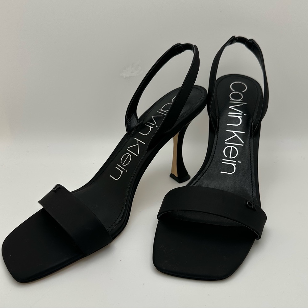 CALVIN KLEIN 9M Black Padded Goring Byrona Square Toe Sculpted Heel Slip On NWOT